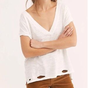 WE THE FREE Distressed V Neck Tee - S